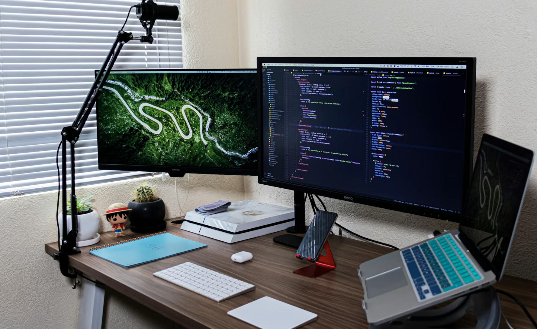 Why Freelance Developers Need a Personal Portfolio Website to Get Remote Jobs